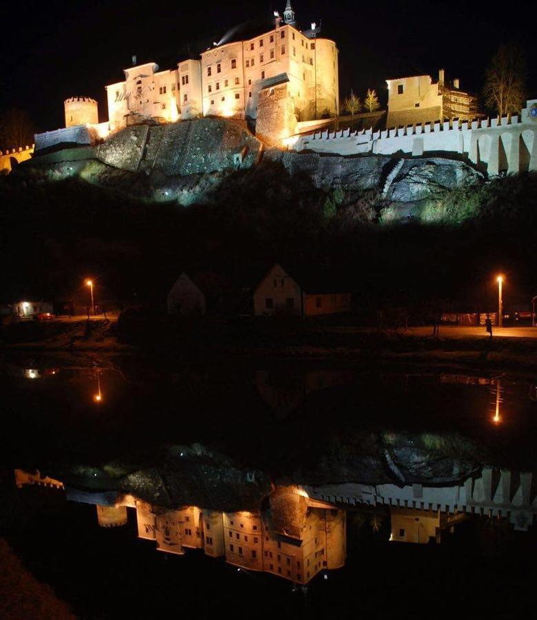 Penzion Na Zastávce Cesky Sternberk Exterior foto